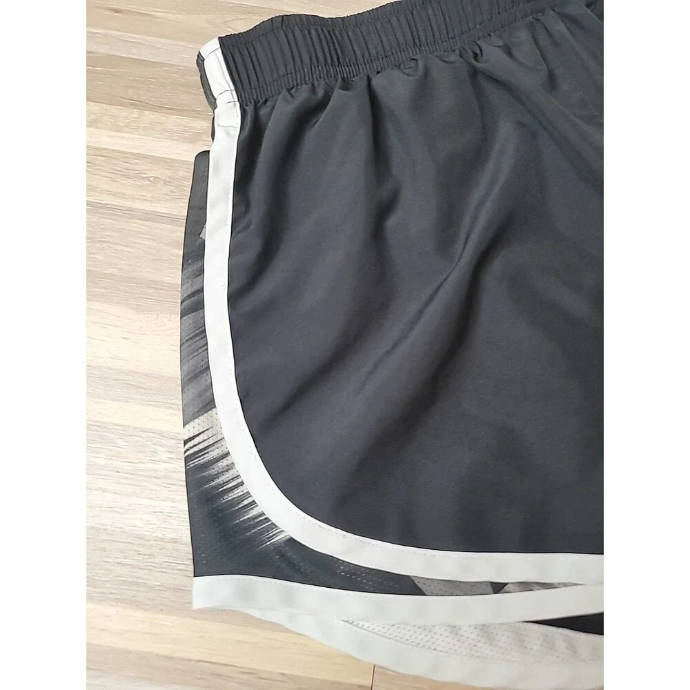 Nike Dri-FIT Tempo Running Shorts Women's Size Medium Black White‎ Athletic